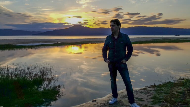 Pablo Pena en playa Daniela - P12- Jurere Inrernacional