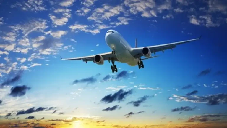 Ofrece vuelos baratos a destinos escogidos a tus clientes y fidelízalos