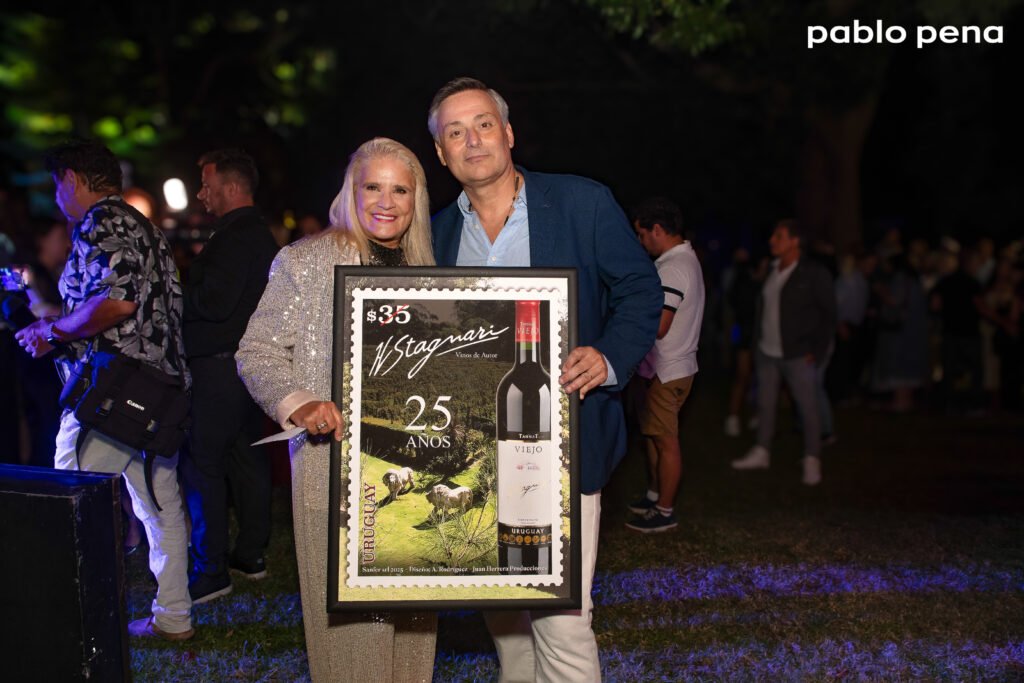 Virginia Moreira de H Stagnari junto a Juan Herrera Producciones en Jean Clevers Punta del Este