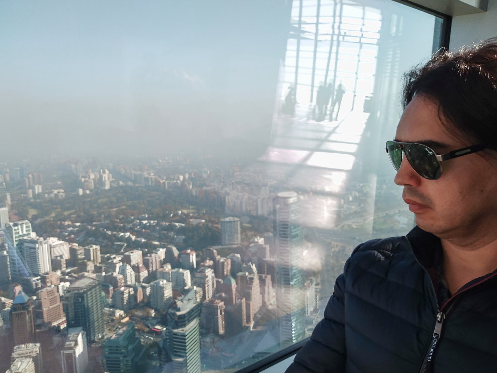 diseñador de blog de viajes Pablo Pena en Sky Costanera Santiago de Chile