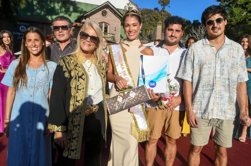 REINA DE LA VENDIMIA H STAGNARI by Pablo Pena 23