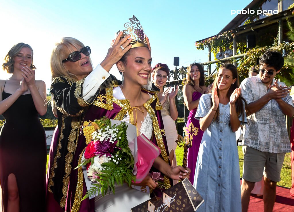 REINA DE LA VENDIMIA H STAGNARI by Pablo Pena 30