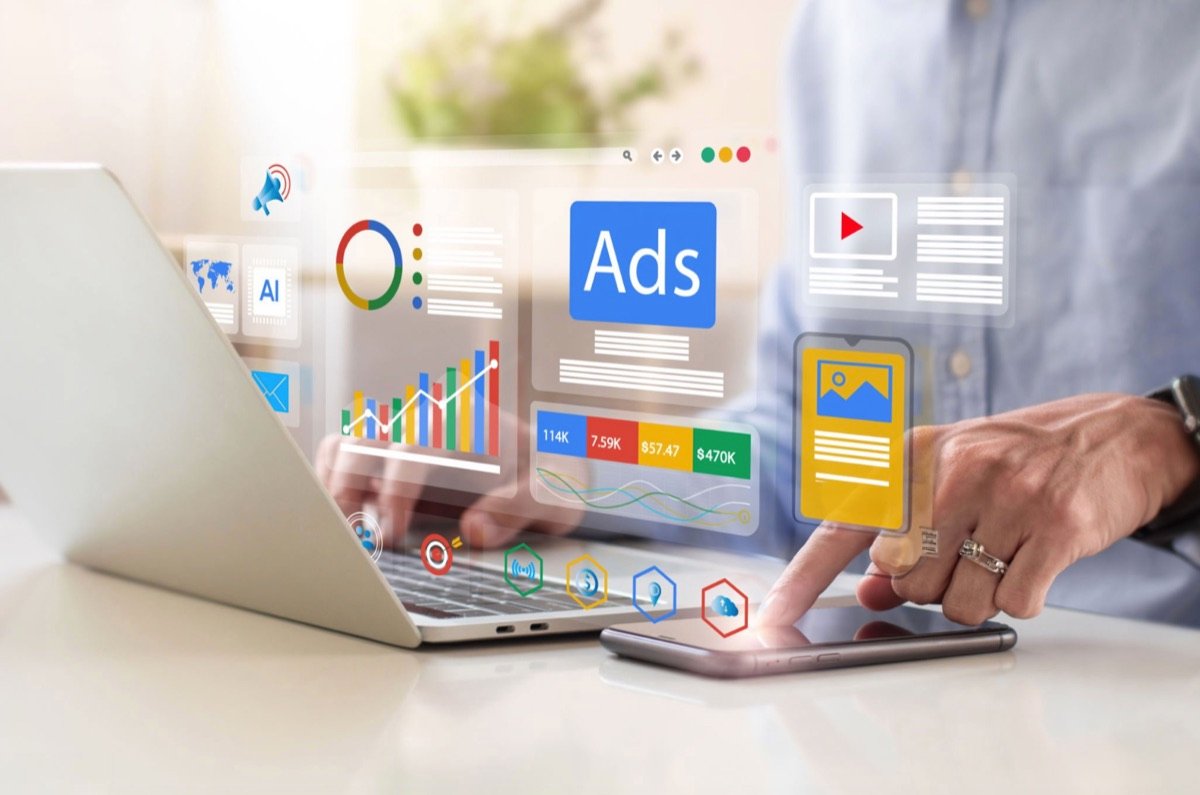 Publicidad en medios digitales: guía completa para empresas 1 Guía completa de publicidad en medios digitales: formatos, precios y cómo aparecer en Google y ChatGPT